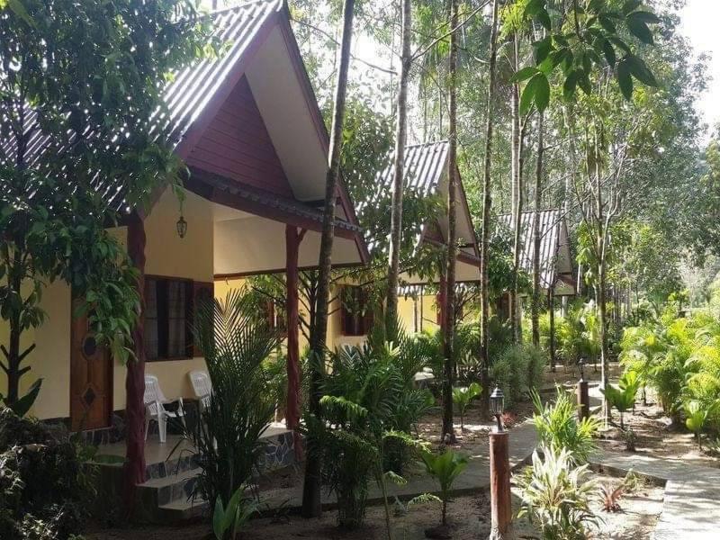 Khao Sok National Park Khao Sok Holiday Resort מראה חיצוני תמונה